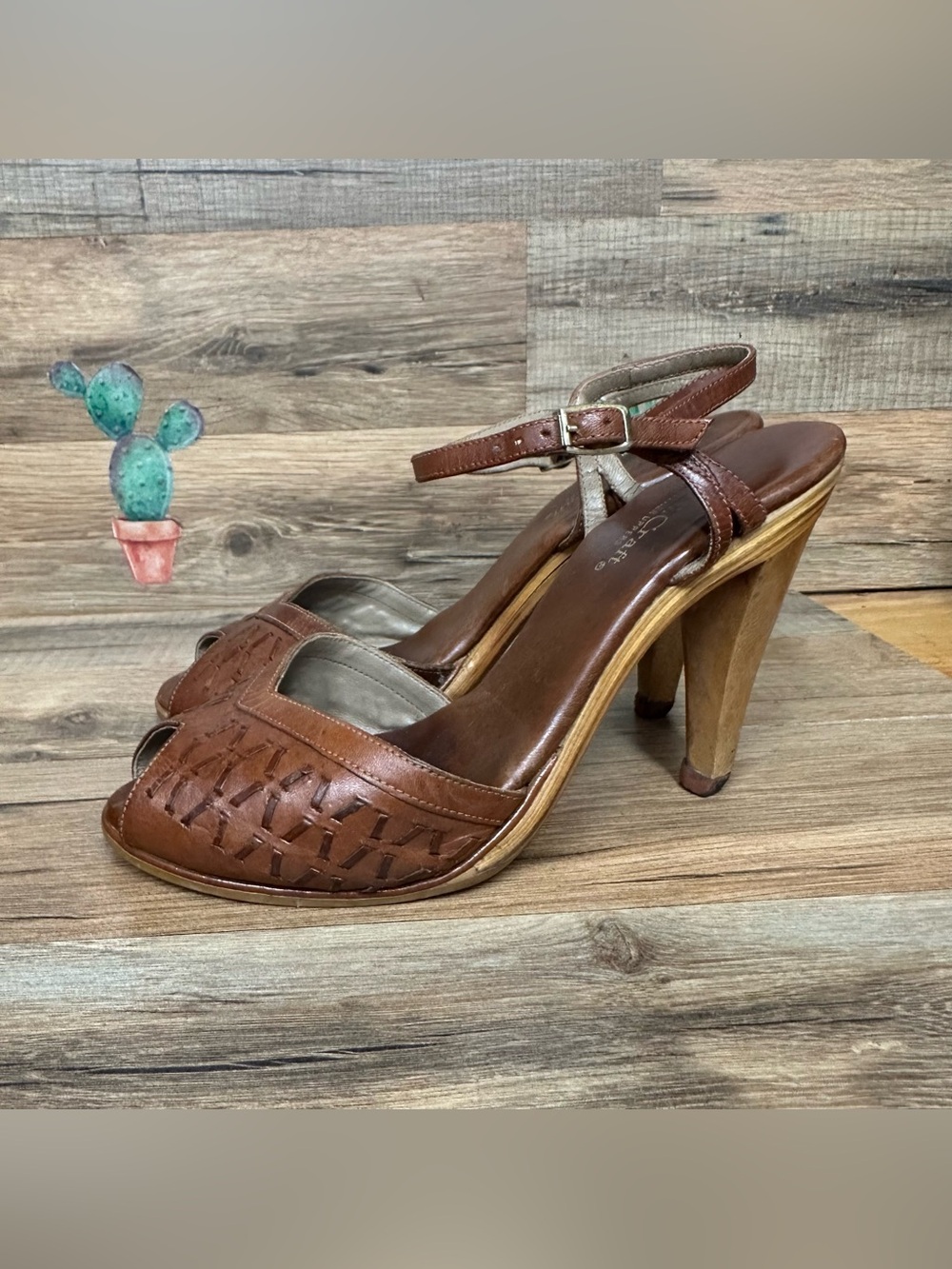 Vintage 70s leather heels sandals peep toe women’s size 8.5 retro